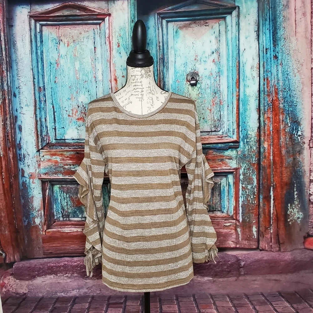 Striped Ruffle Blouse - Picture 2 of 6